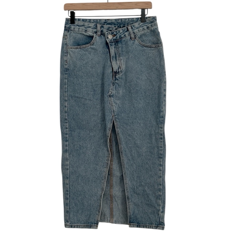 Midi Jean Asymmetric Button Front Slit Skirt Size: Medium